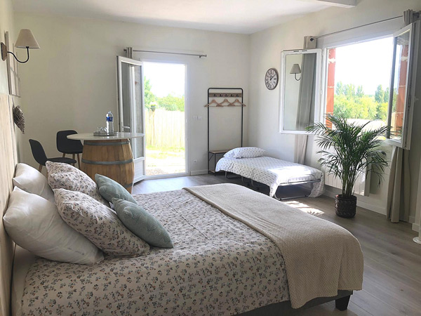 chambre jardin de la maison d'hôte clos de la source en gironde